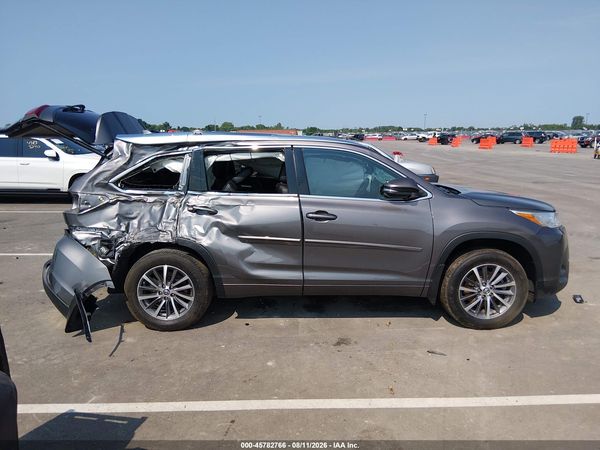 2017 TOYOTA HIGHLANDER XLE