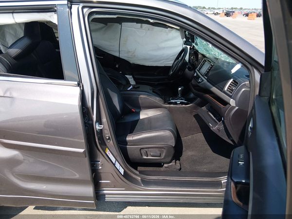 2017 TOYOTA HIGHLANDER XLE