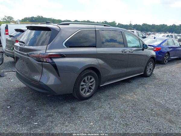 2024 TOYOTA SIENNA — I4