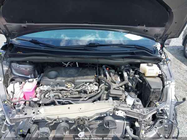 2024 TOYOTA SIENNA XLE — I10