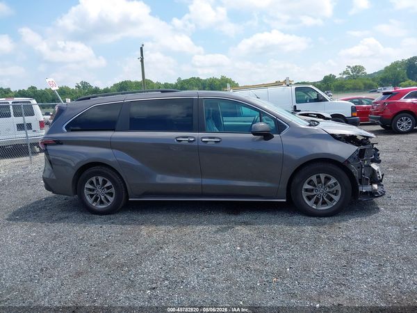 2024 TOYOTA SIENNA XLE — I116