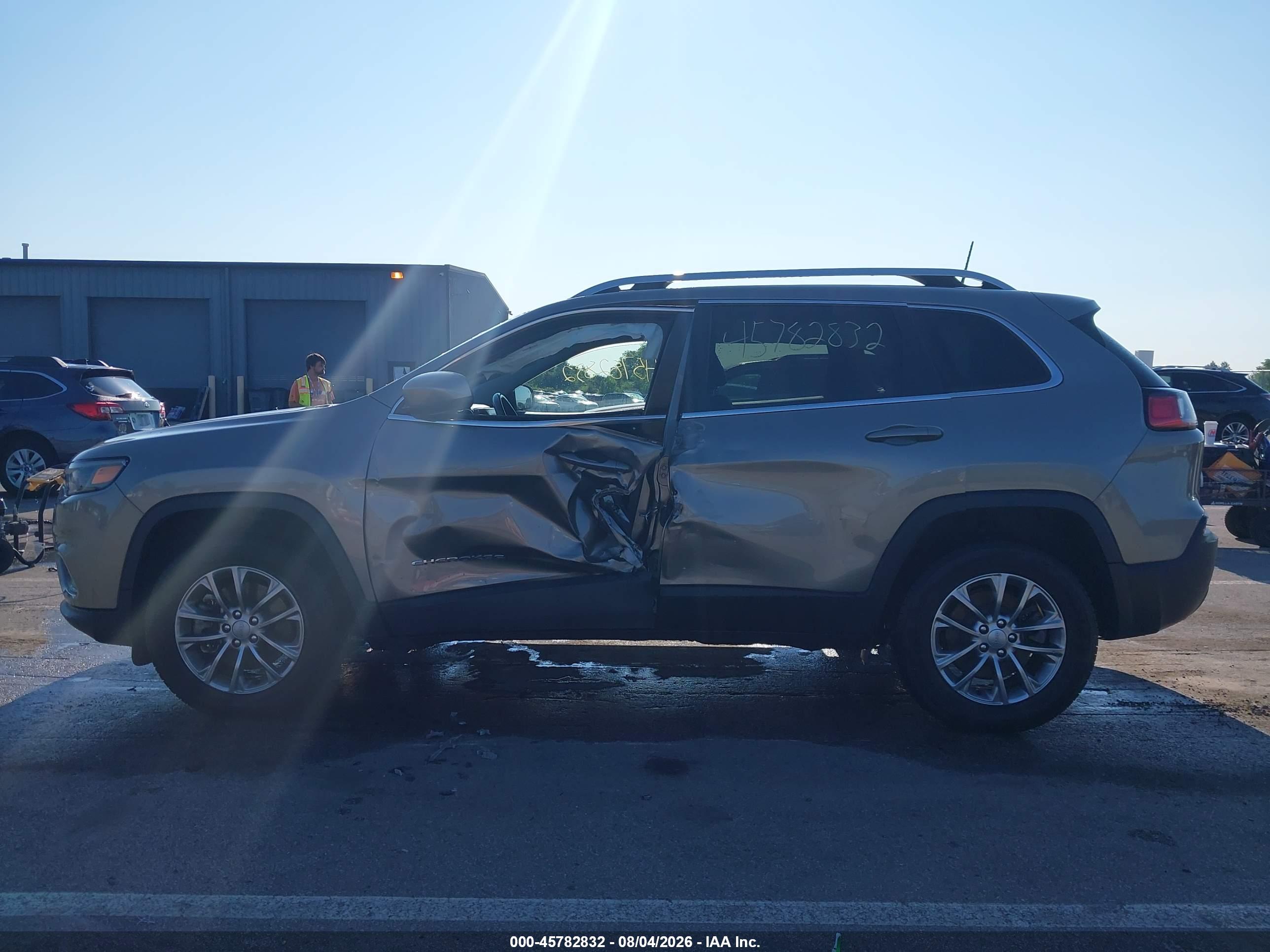 2021 JEEP CHEROKEE LATITUDE LUX 4X4