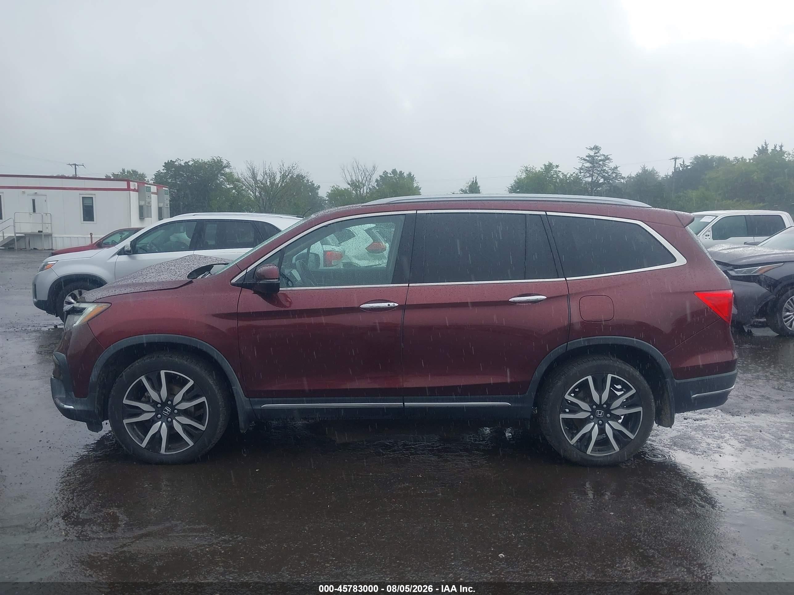2020 HONDA PILOT AWD TOURING 8 PASSENGER