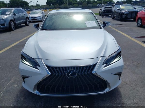 2025 LEXUS ES 300H ULTRA LUXURY