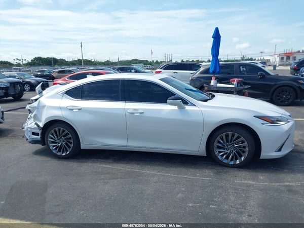 2025 LEXUS ES 300H ULTRA LUXURY