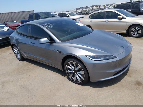 2026 TESLA MODEL 3 — I1