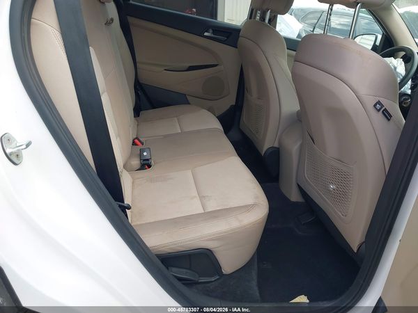 2017 HYUNDAI TUCSON SE