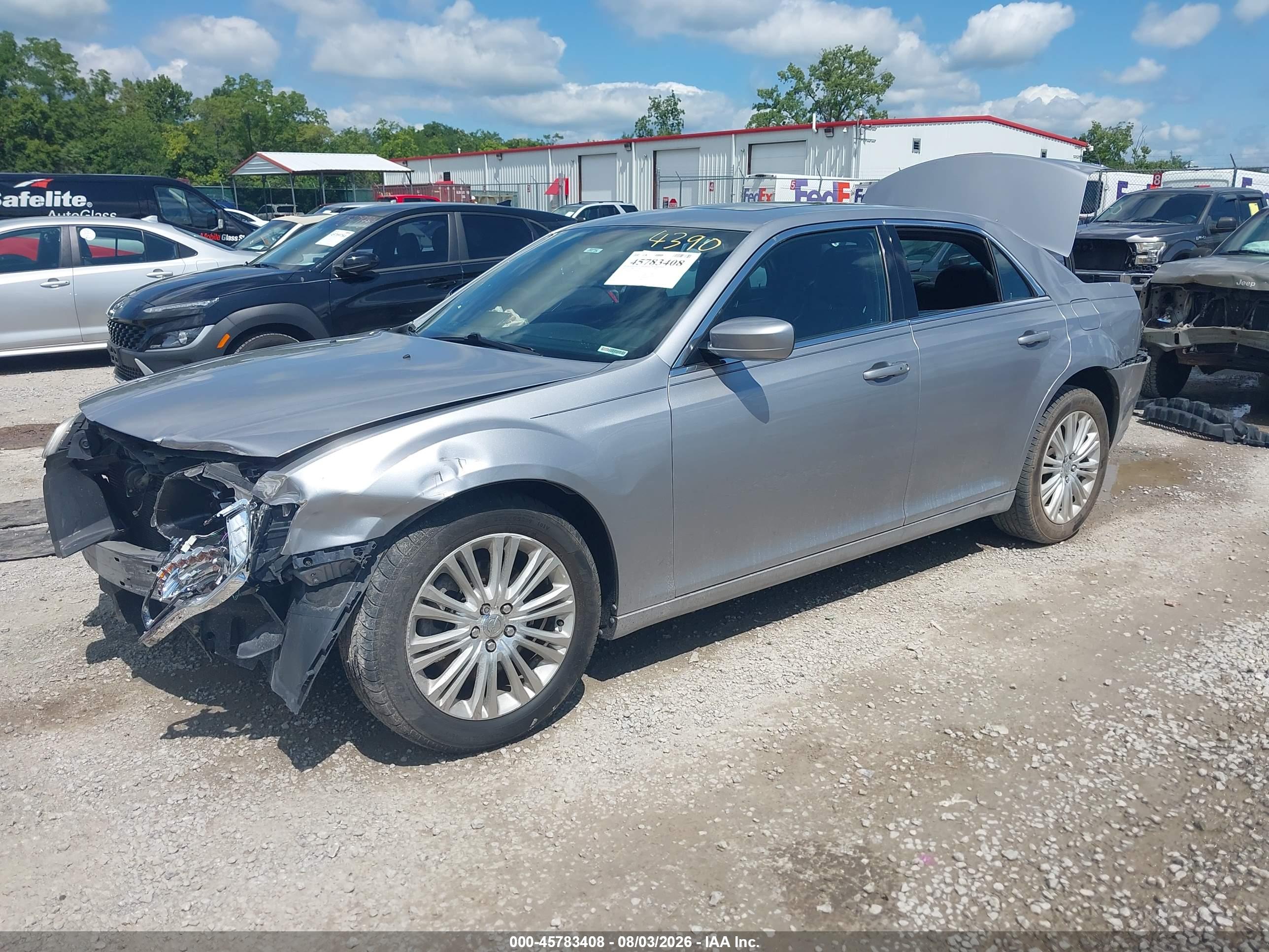 2014 CHRYSLER 300 — I2