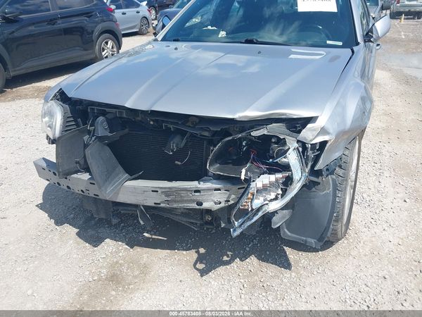 2014 CHRYSLER 300 — I6