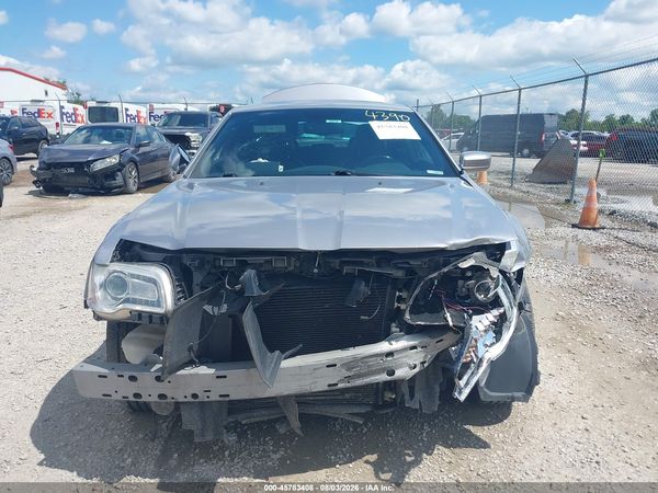 2014 CHRYSLER 300 — I115