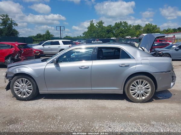2014 CHRYSLER 300 — I117