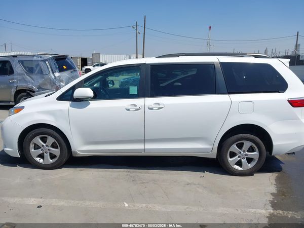 2016 TOYOTA SIENNA LE 8 PASSENGER
