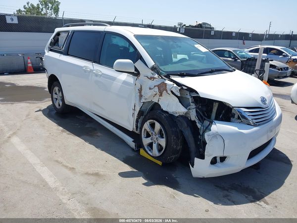 2016 TOYOTA SIENNA LE 8 PASSENGER