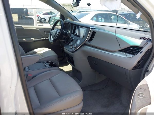 2016 TOYOTA SIENNA LE 8 PASSENGER