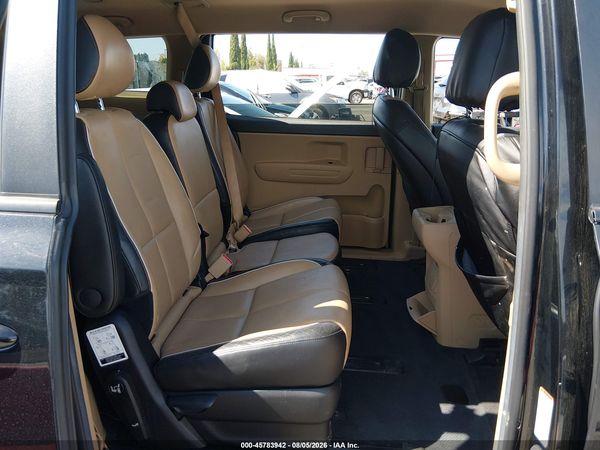 2016 KIA SEDONA LX