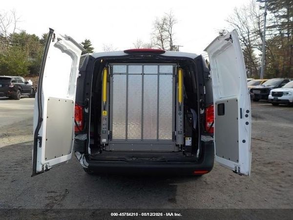 2019 MERCEDES-BENZ METRIS