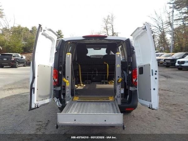 2019 MERCEDES-BENZ METRIS