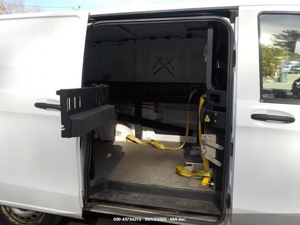 2019 MERCEDES-BENZ METRIS
