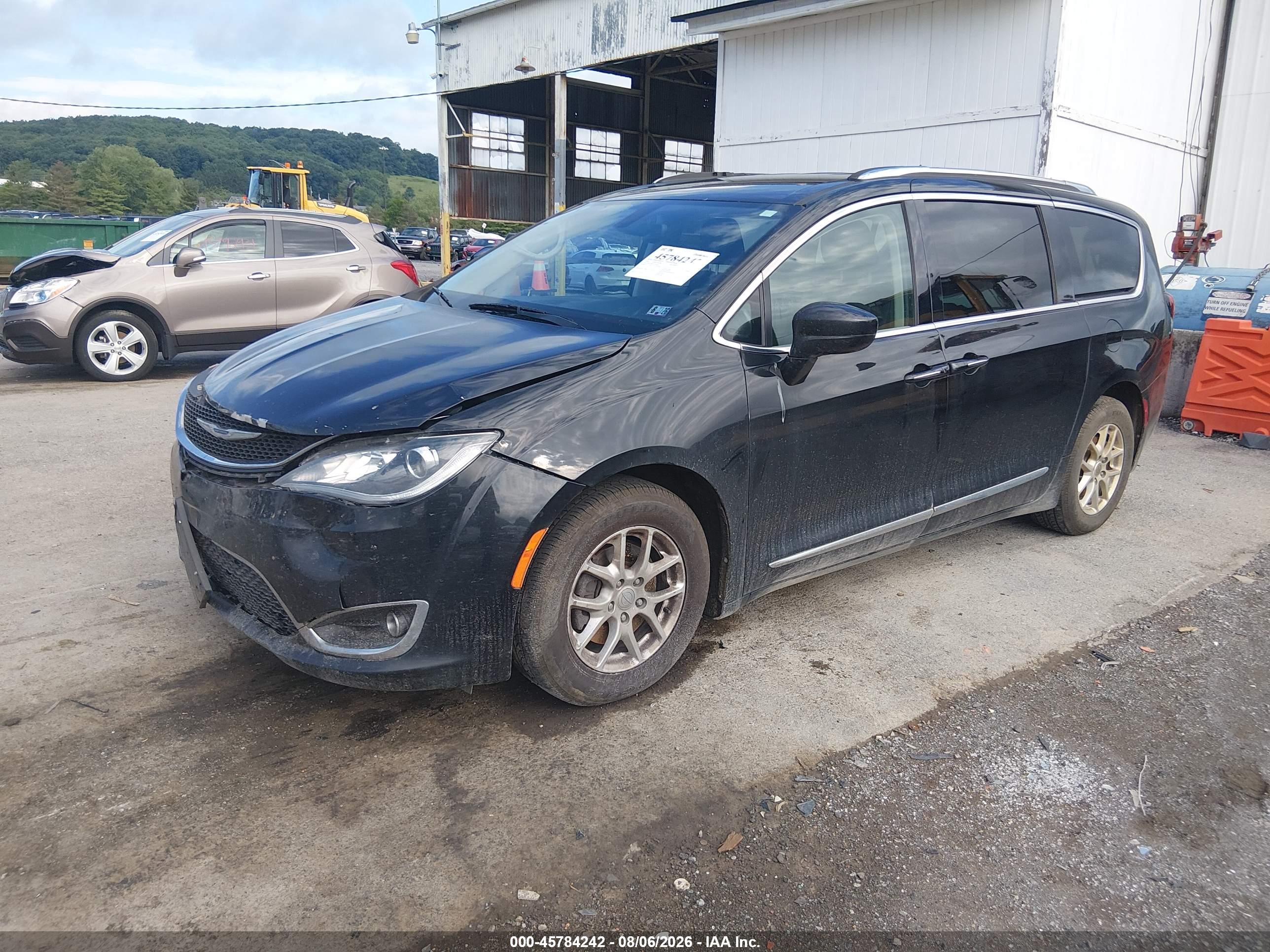 2020 CHRYSLER PACIFICA TOURING L — I2