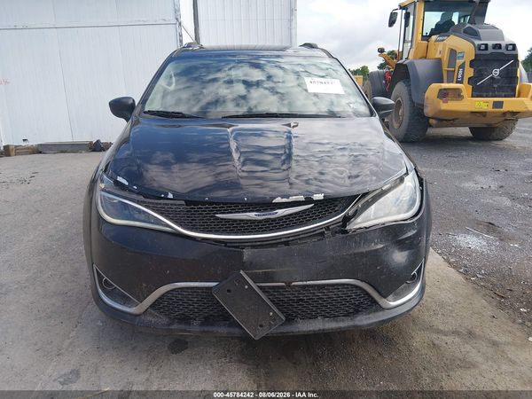 2020 CHRYSLER PACIFICA TOURING L — I115
