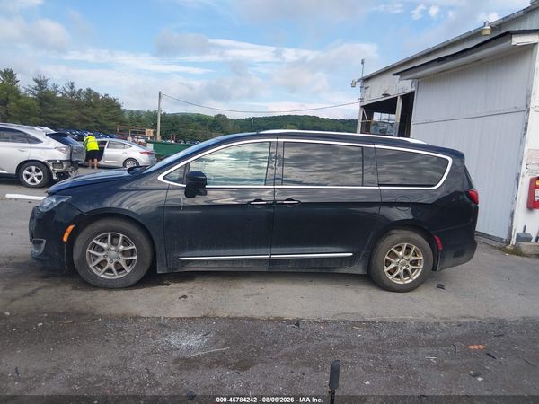 2020 CHRYSLER PACIFICA TOURING L — I117