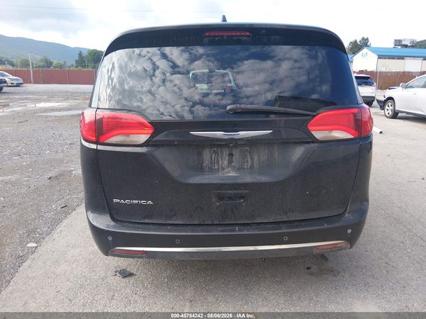 2020 CHRYSLER PACIFICA TOURING L — I119