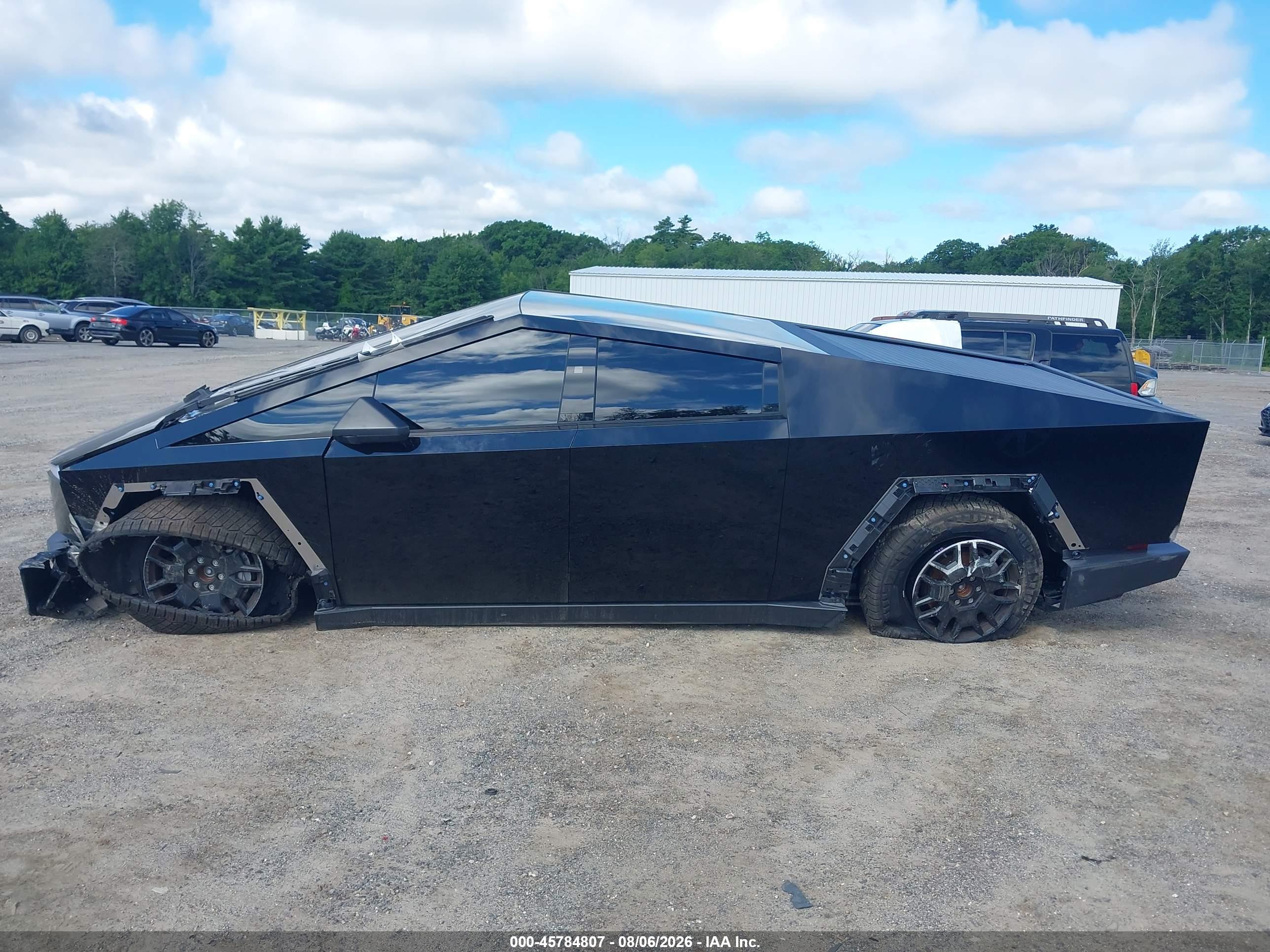 2025 TESLA CYBERTRUCK ALL-WHEEL DRIVE