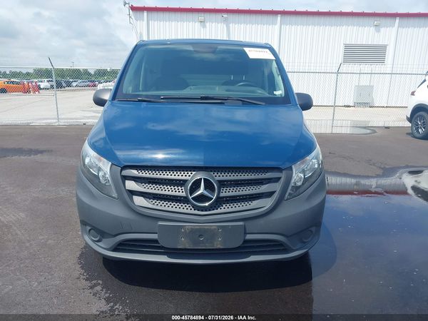 2019 MERCEDES-BENZ METRIS
