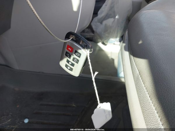 2020 TOYOTA SIENNA XLE