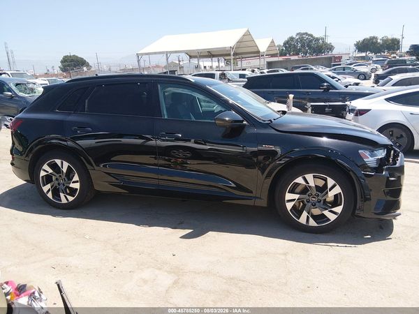 2022 AUDI E-TRON PREMIUM QUATTRO