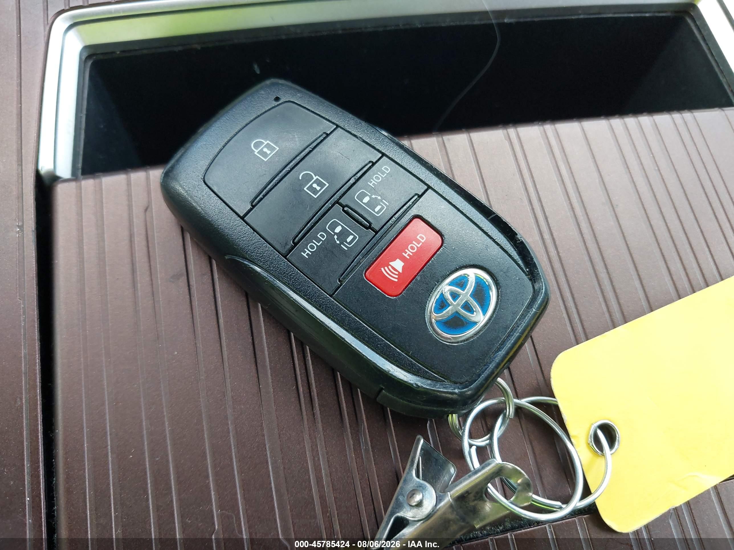 2021 TOYOTA SIENNA LE
