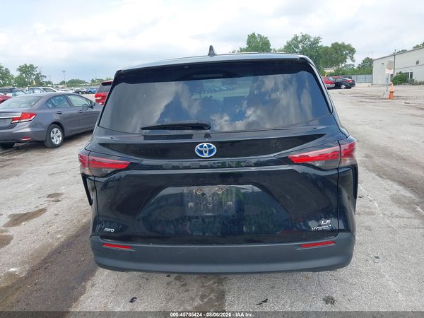 2021 TOYOTA SIENNA LE