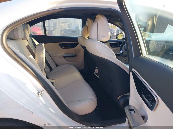 2024 MERCEDES-BENZ C 300