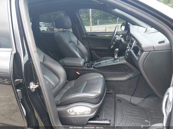 2020 PORSCHE MACAN