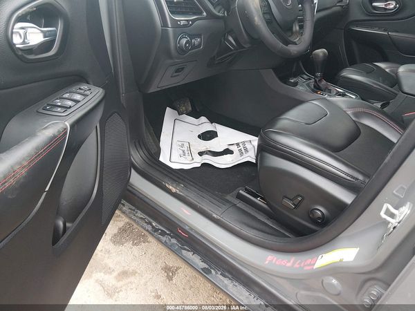 2022 JEEP CHEROKEE TRAILHAWK 4X4