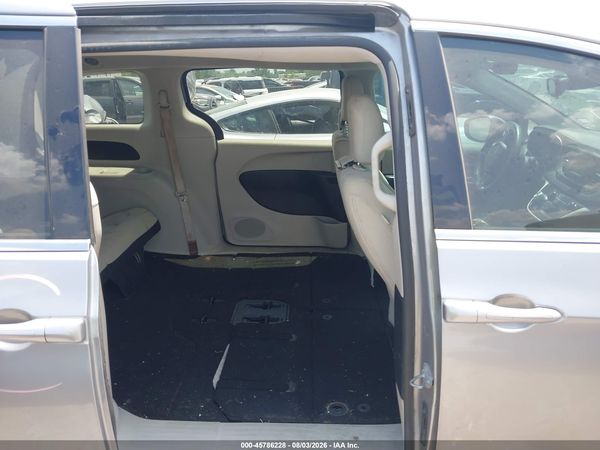 2017 CHRYSLER PACIFICA LX — I8