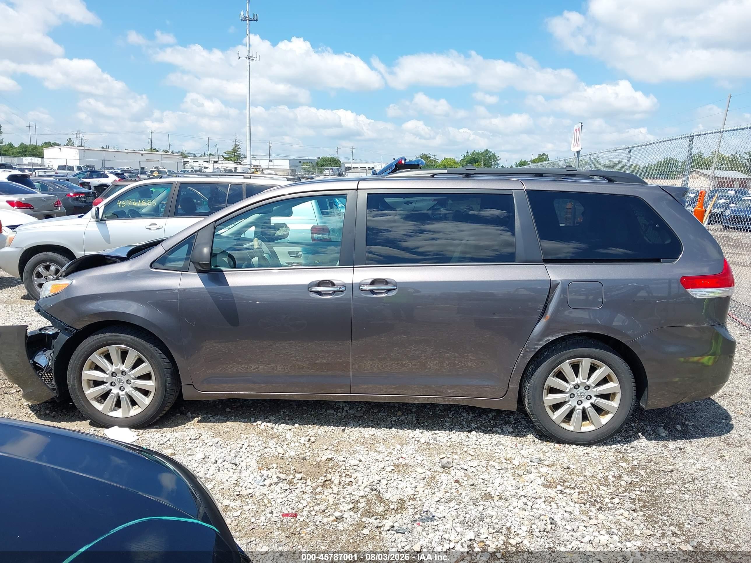 2013 TOYOTA SIENNA XLE 7 PASSENGER