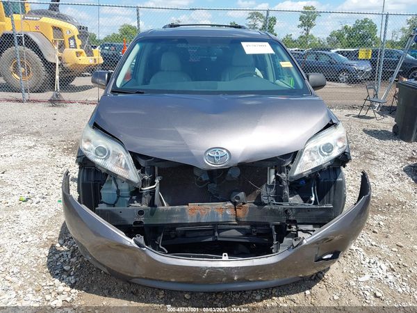 2013 TOYOTA SIENNA XLE 7 PASSENGER