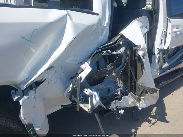 2022 CHEVROLET SILVERADO 1500 4WD  STANDARD BED LT — I152