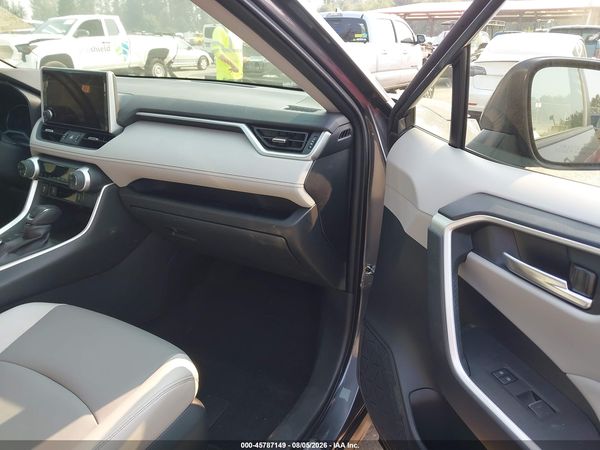 2025 TOYOTA RAV4 HYBRID XLE PREMIUM