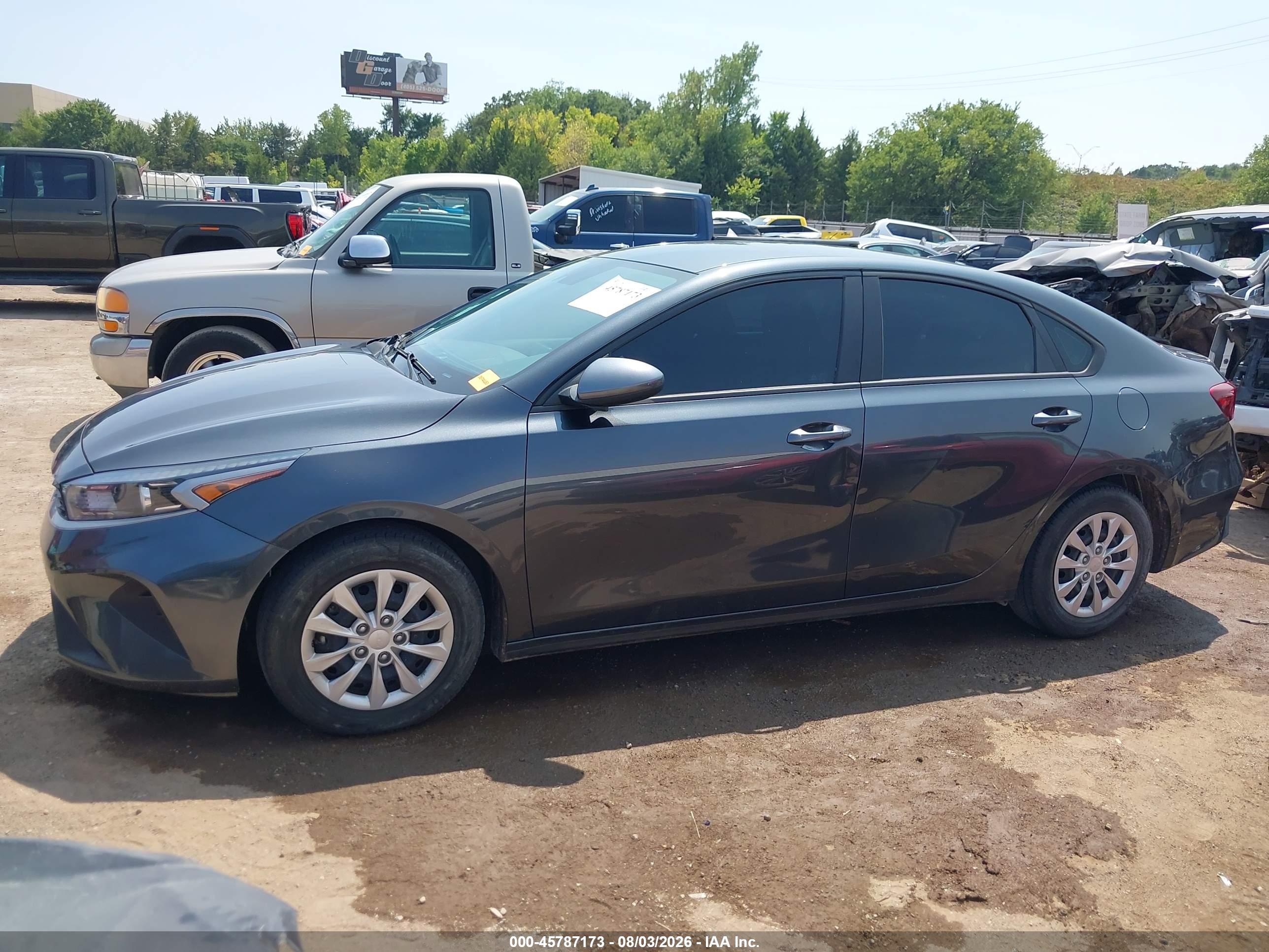 2023 KIA FORTE LX