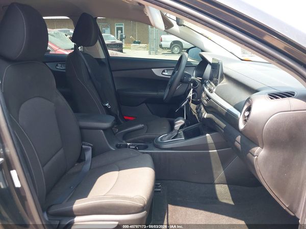 2023 KIA FORTE LX