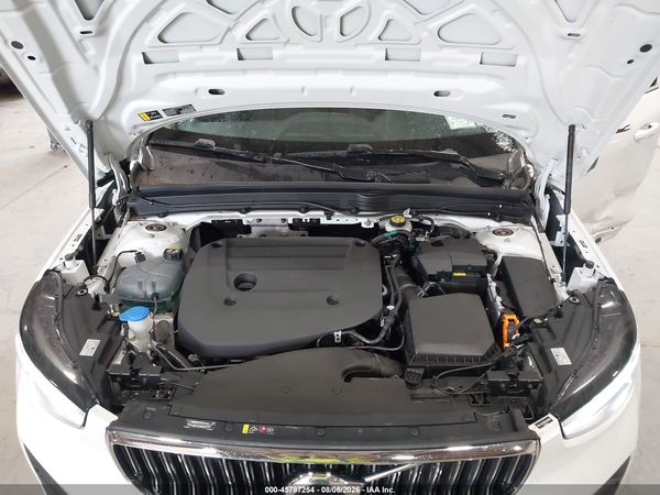 2025 VOLVO XC40 B5 CORE BRIGHT THEME