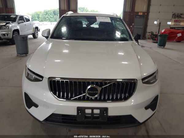 2025 VOLVO XC40 B5 CORE BRIGHT THEME