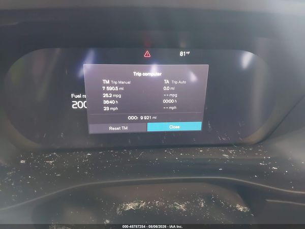 2025 VOLVO XC40 B5 CORE BRIGHT THEME