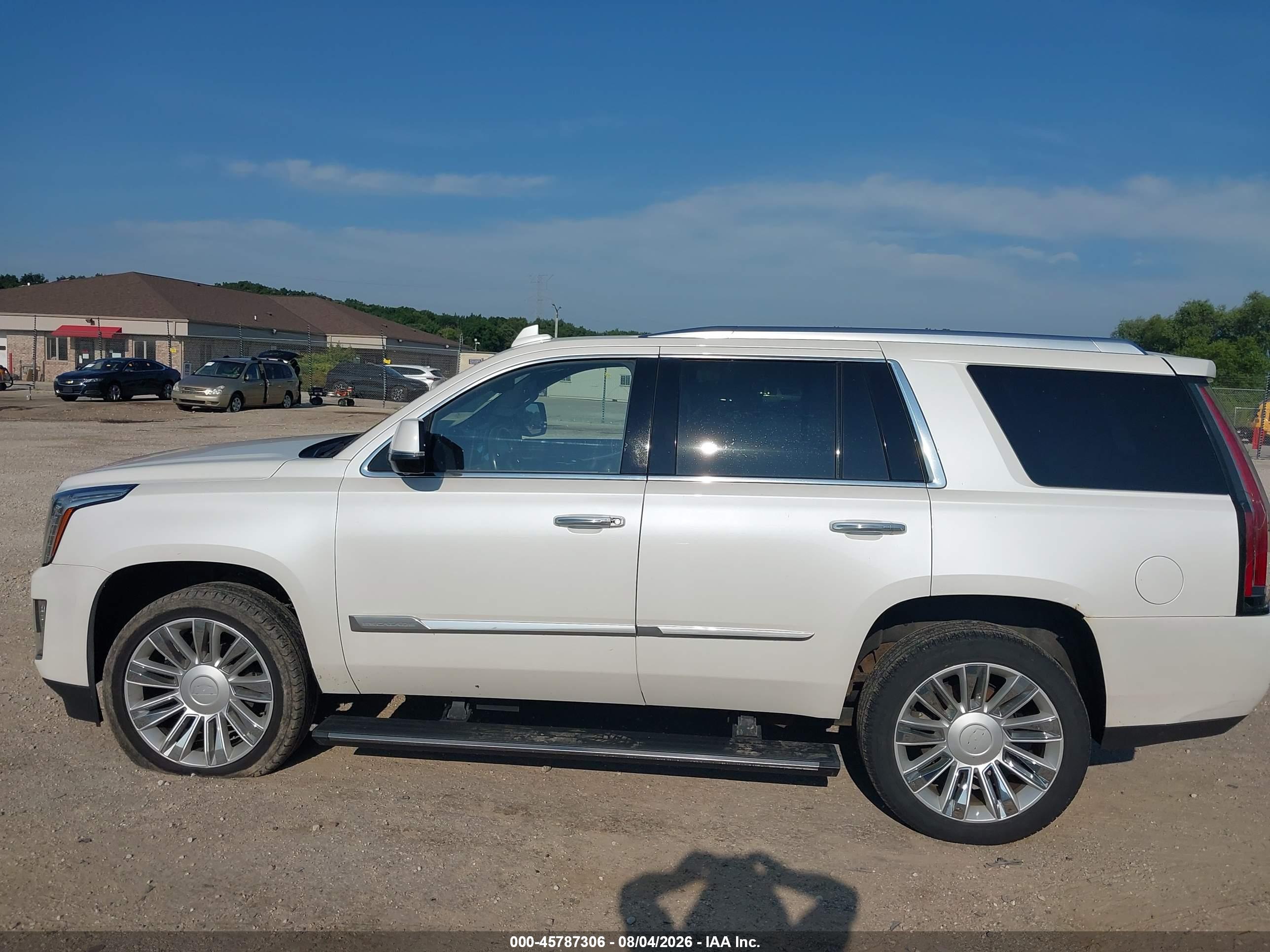 2016 CADILLAC ESCALADE PLATINUM