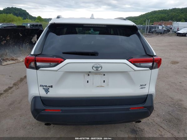 2019 TOYOTA RAV4 XLE