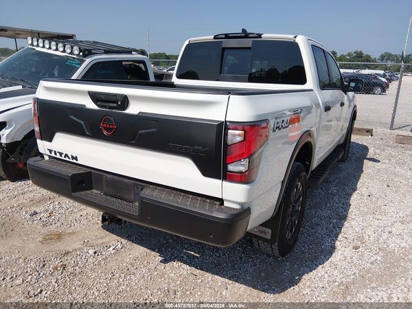 2024 NISSAN TITAN PRO-4X 4X4 — I4