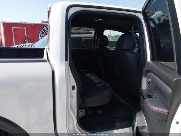 2024 NISSAN TITAN PRO-4X 4X4 — I8
