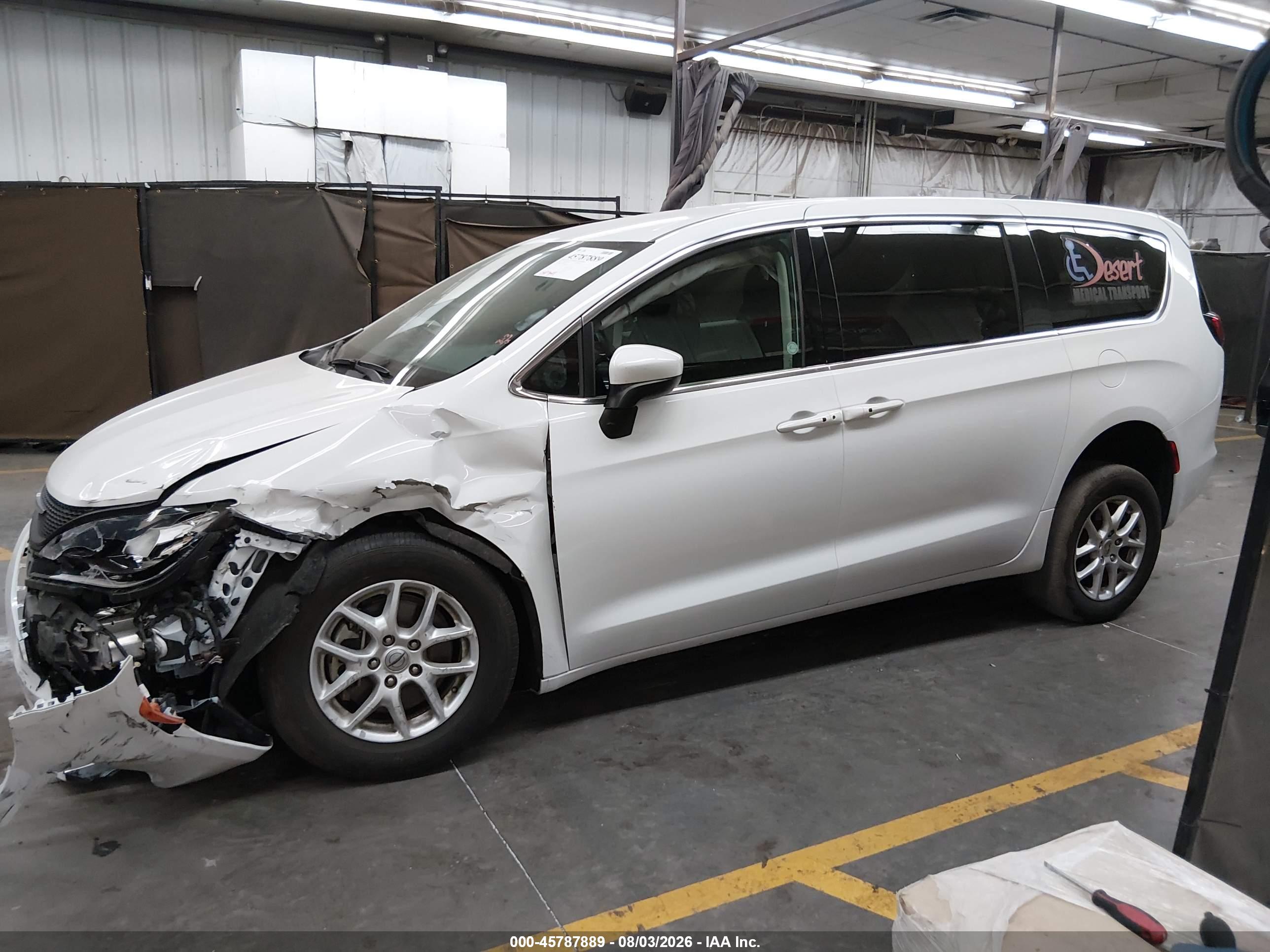 2023 CHRYSLER VOYAGER LX